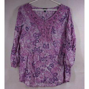 Lee Women's Lavendar & White Floral Blouse With Corcheted Neckline Size Large